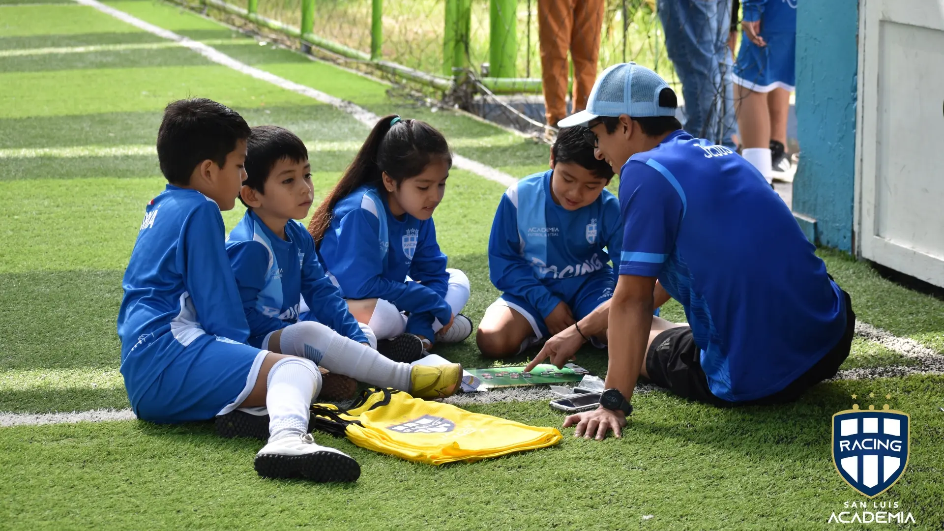 Cuerpo técnico de Club Racing Perú
